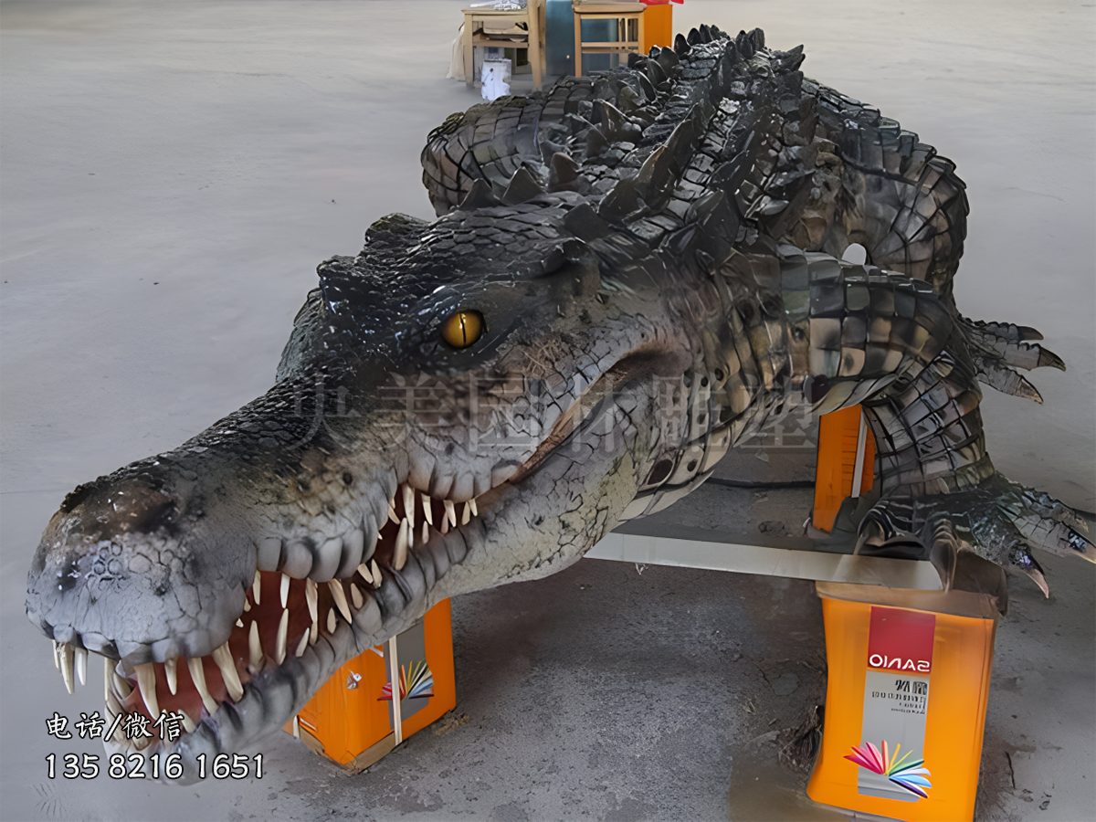 仿真鱷魚雕塑