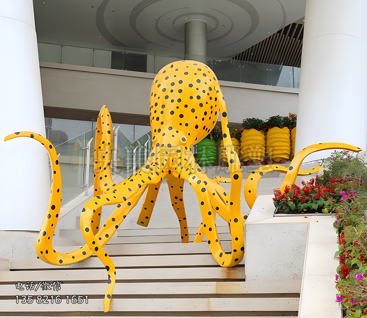 行走的彩繪不銹鋼章魚雕塑