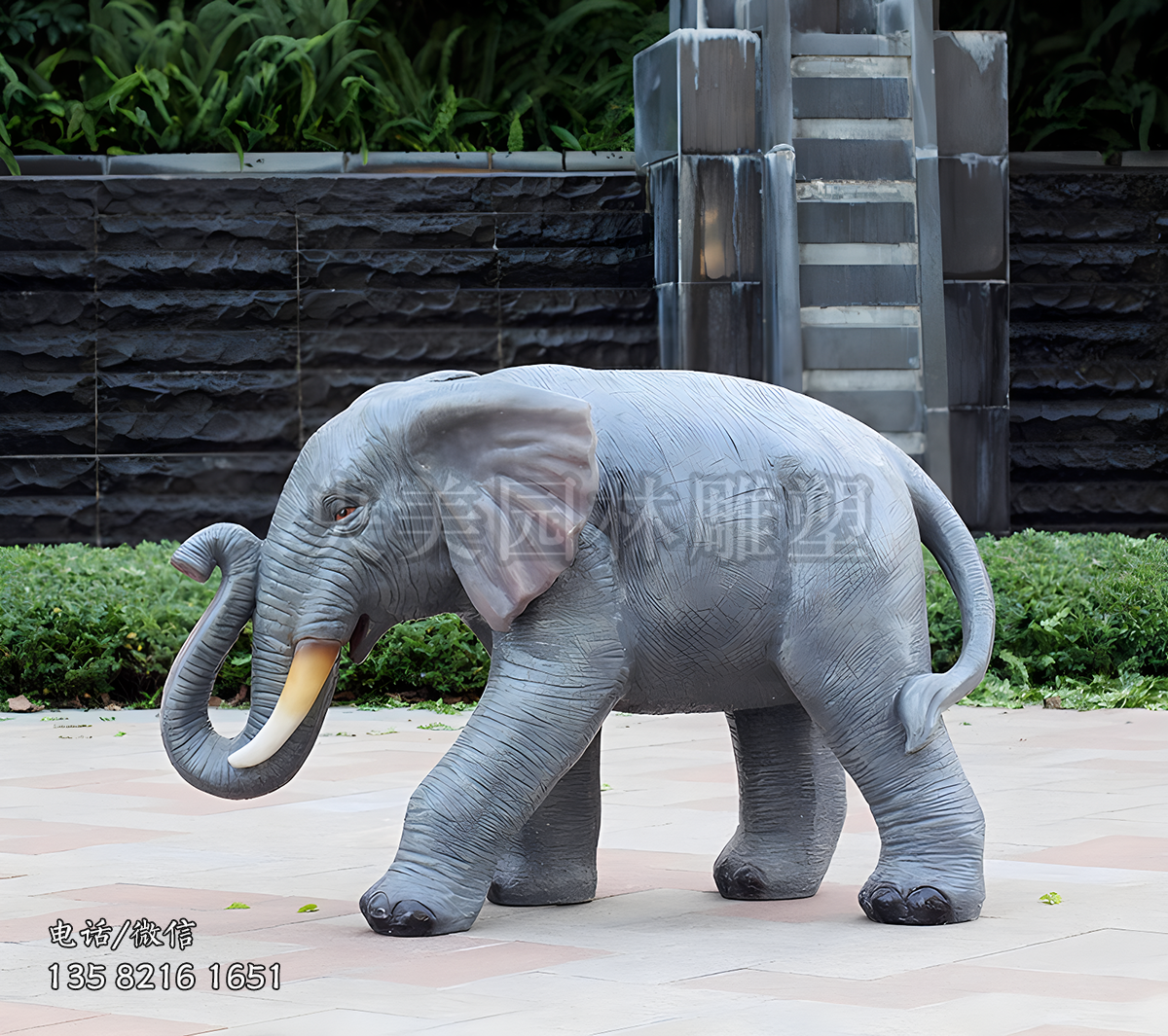 玻璃鋼仿真動物大象雕塑