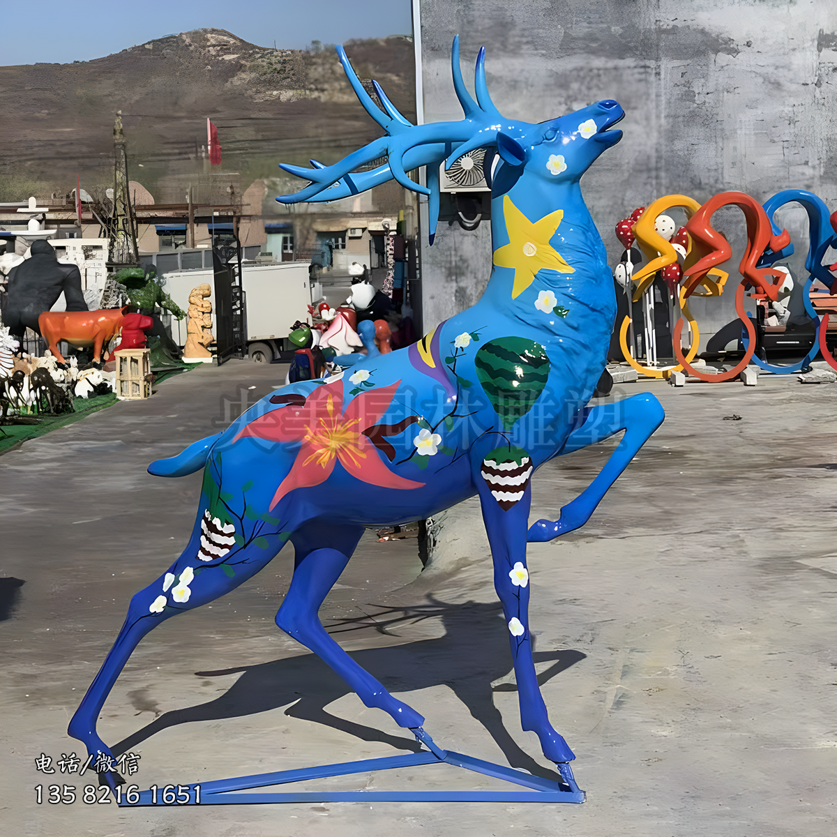 玻璃鋼彩繪大型梅花鹿雕塑