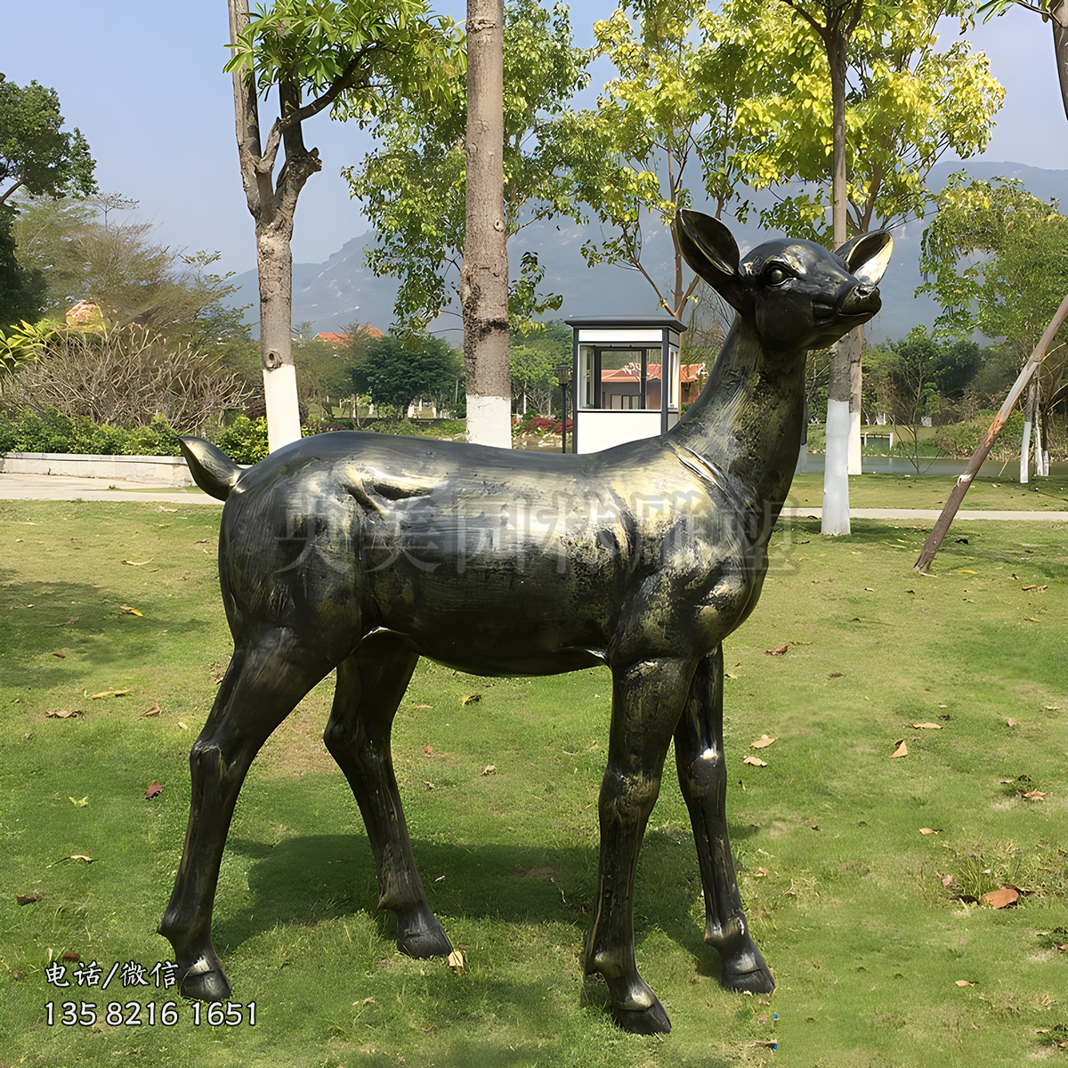 玻璃鋼仿銅母鹿雕塑
