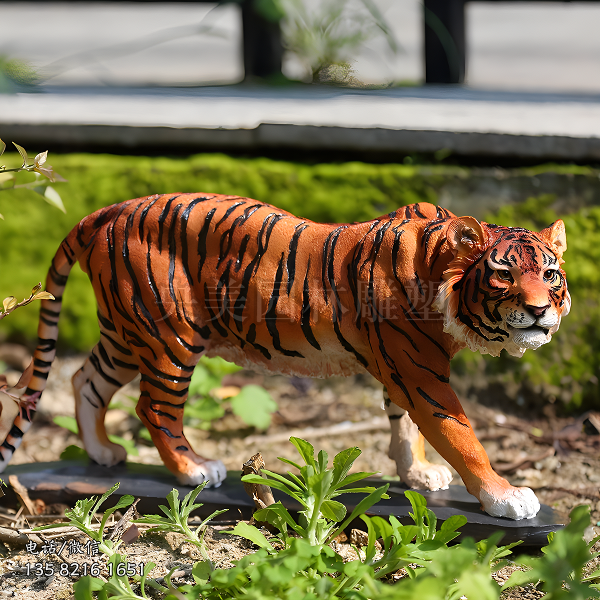 仿真老虎玻璃鋼動(dòng)物雕塑