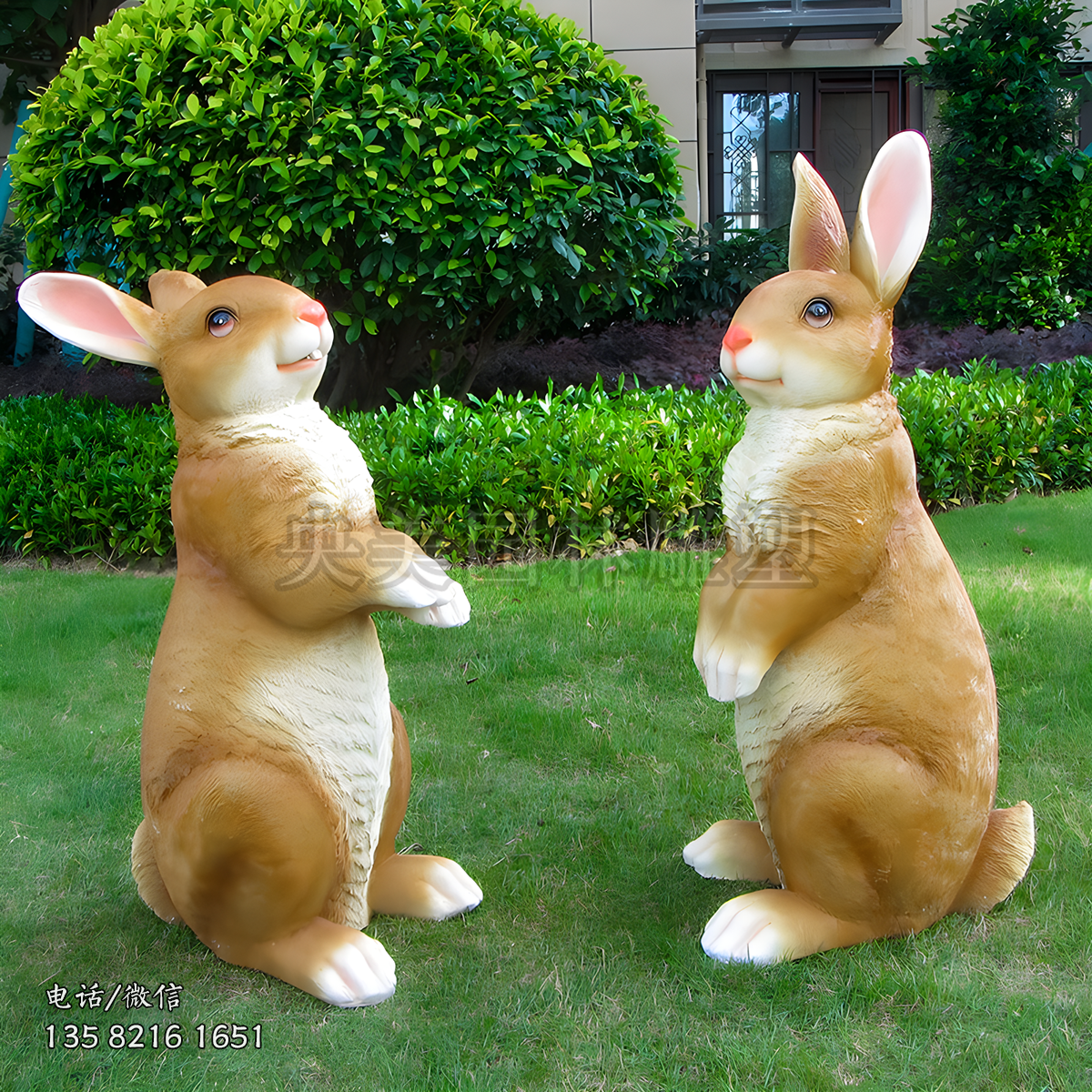 黃色仿真兔子雕塑