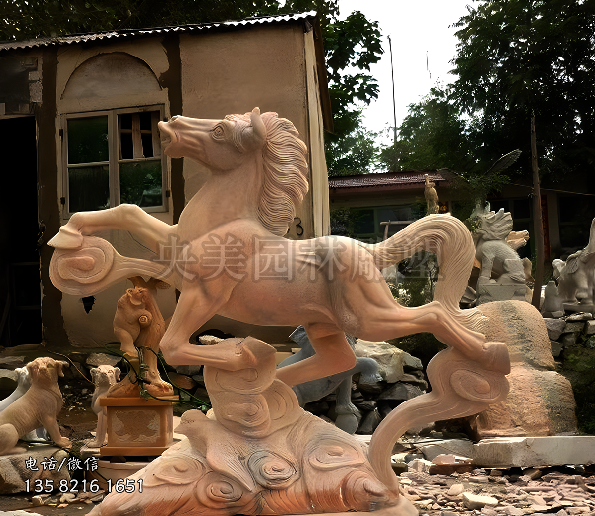 晚霞紅石雕馬雕塑