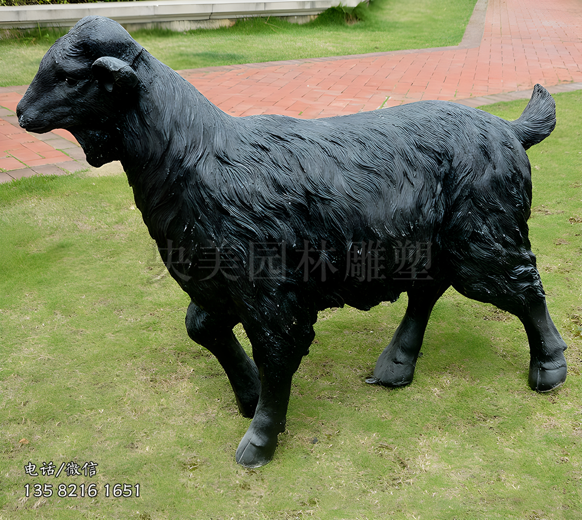 黑色玻璃鋼仿真綿羊雕塑