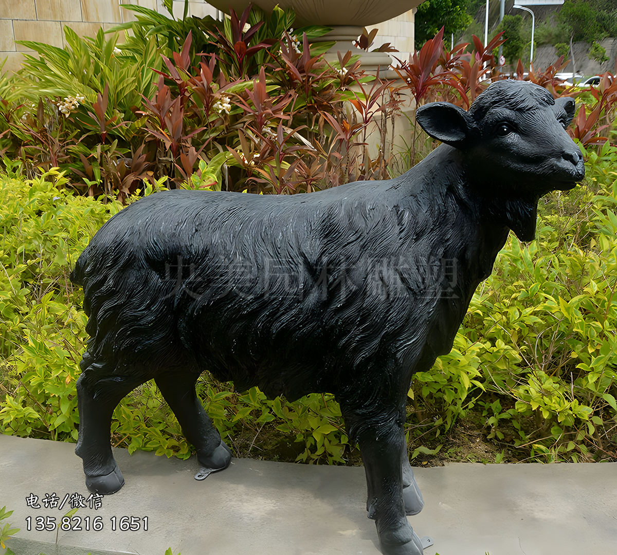 黑色山羊仿真動(dòng)物雕塑
