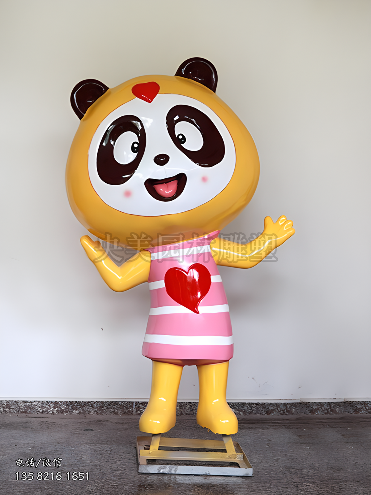玻璃鋼卡通熊貓IP雕塑公仔