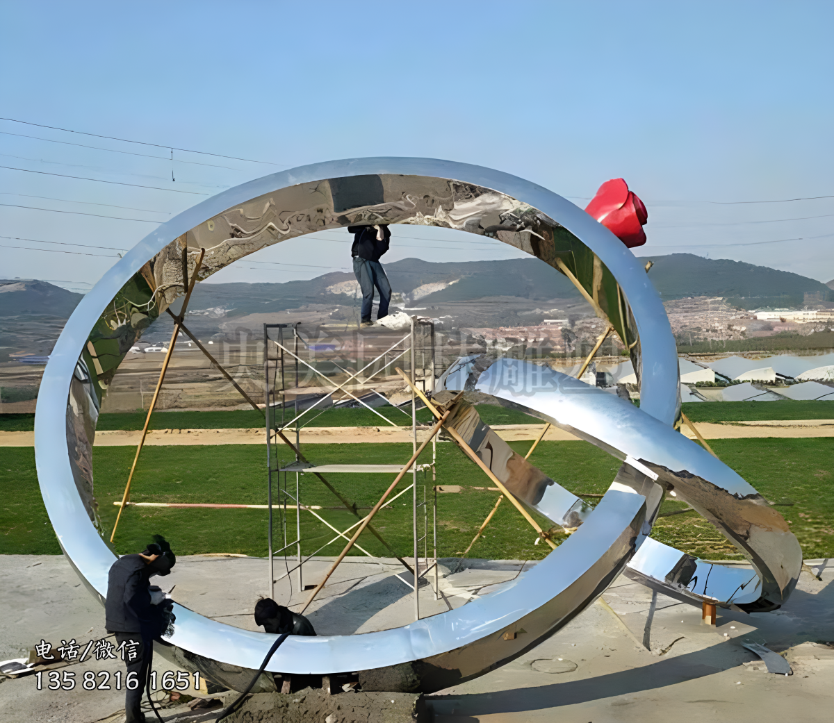 鏡面不銹鋼戒指圓環(huán)雕塑