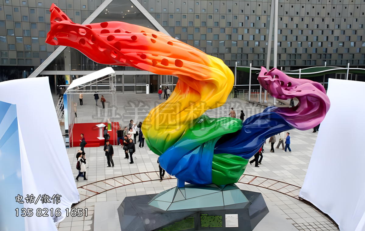 不銹鋼七彩彩繪飄帶大型景觀雕塑
