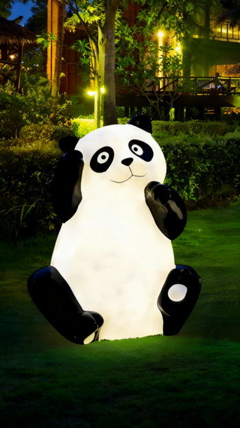 玻璃鋼發(fā)光熊貓雕塑 (2)