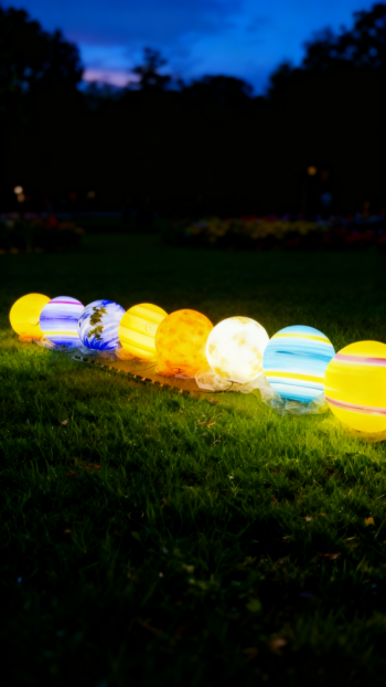 玻璃鋼發(fā)光月亮雕塑 (2)