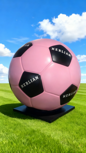 玻璃鋼足球雕塑 (10)