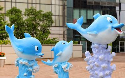 游樂園海豚雕塑